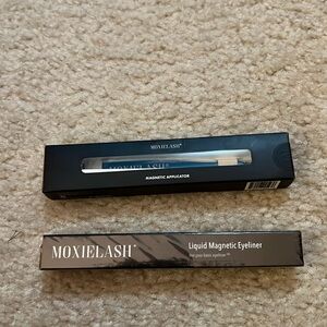 Moxielash magnetic eyeliner (black) and applicator (blue)
